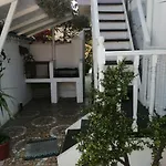 Cabanas Rosy Isla Negra